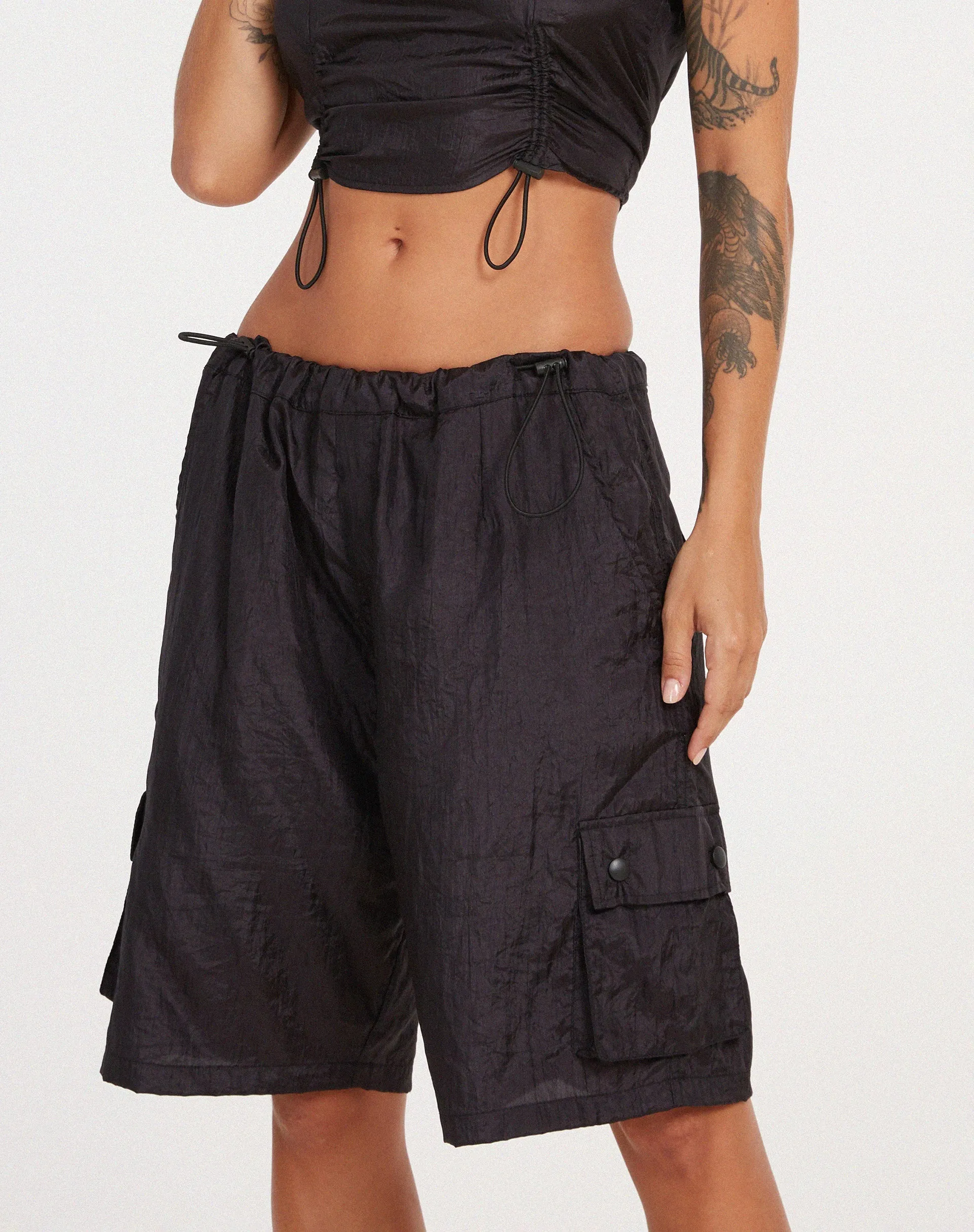 Tenchi Short in Parachute Black